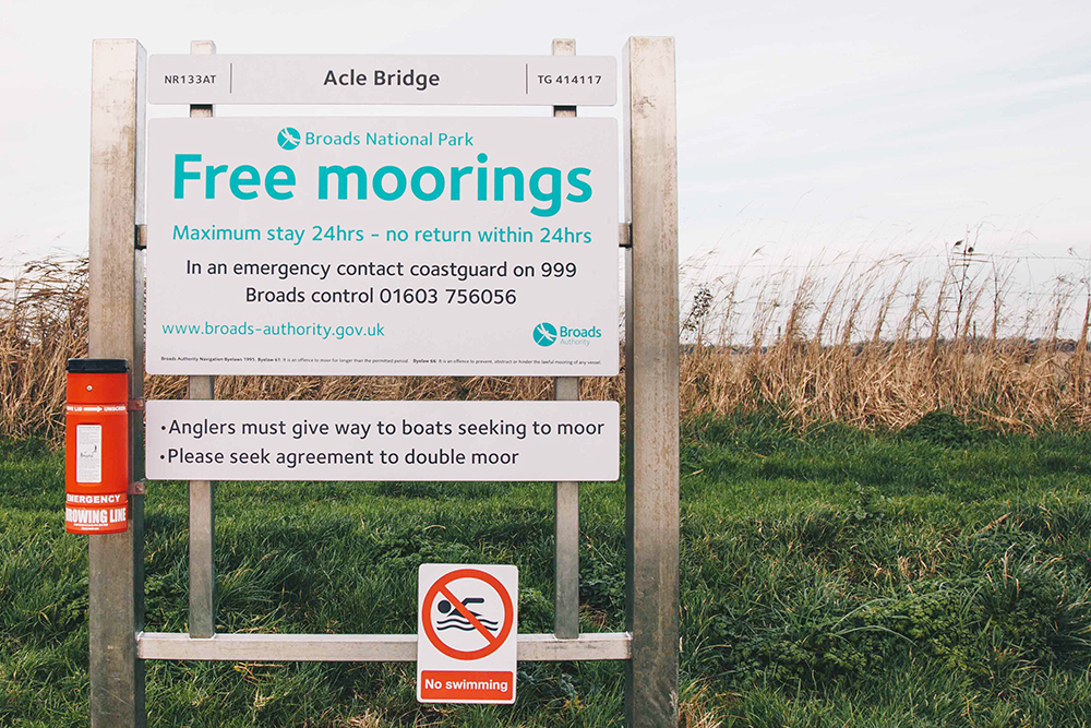 mooring sign acle bridge